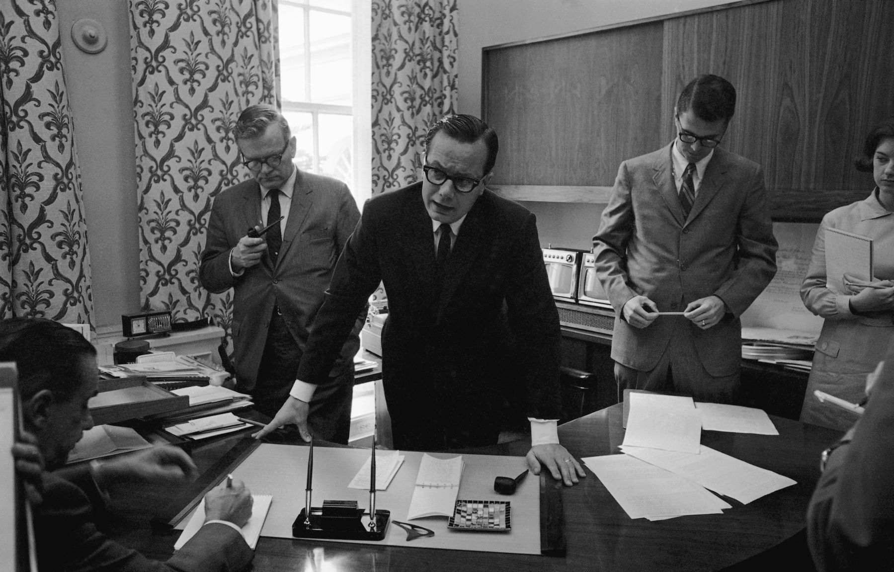 1966: Bill Moyers with Newsmen
